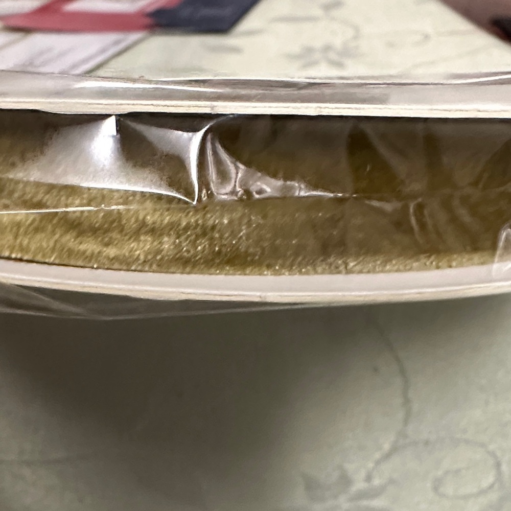 Elegant Gold Ribbon - Picture 3 of 4